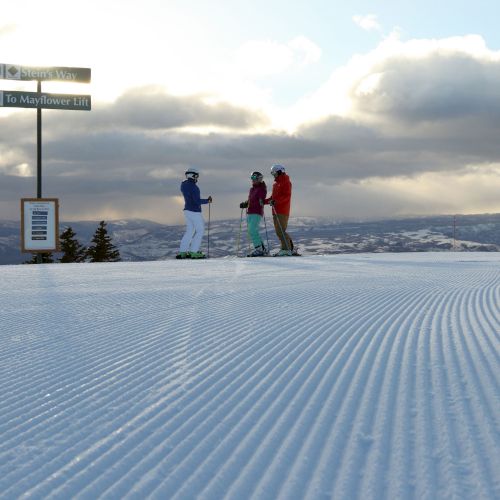 Skiiers at Deer Valley Resort near Pioche Village Residences