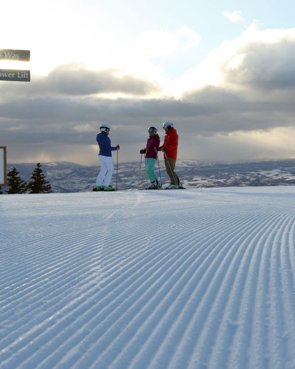 Skiiers at Deer Valley Resort near Pioche Village Residences